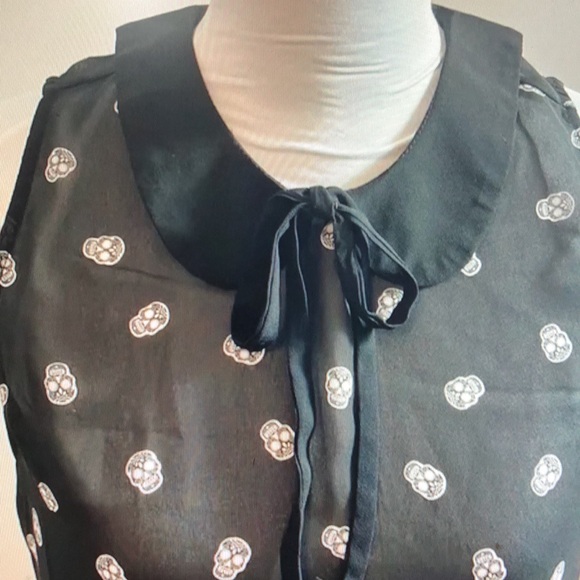 Hot Topic Sheer Skeleton Sleeveless Blouse Black And White tie Collar Small - Picture 2 of 9